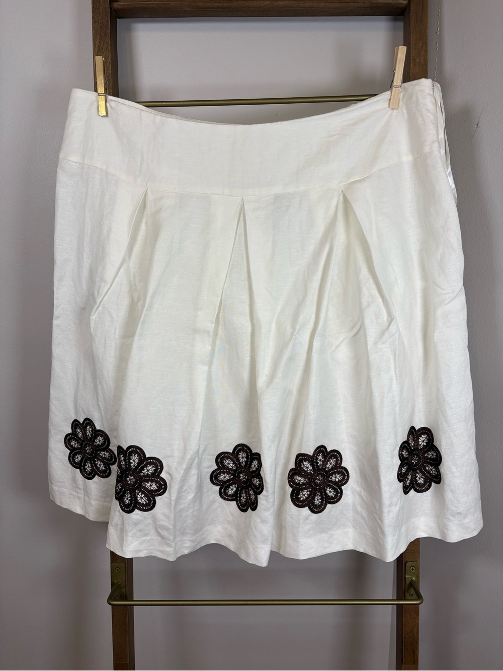 White A-Line Skirt with Black Floral Embroidery Sz 18